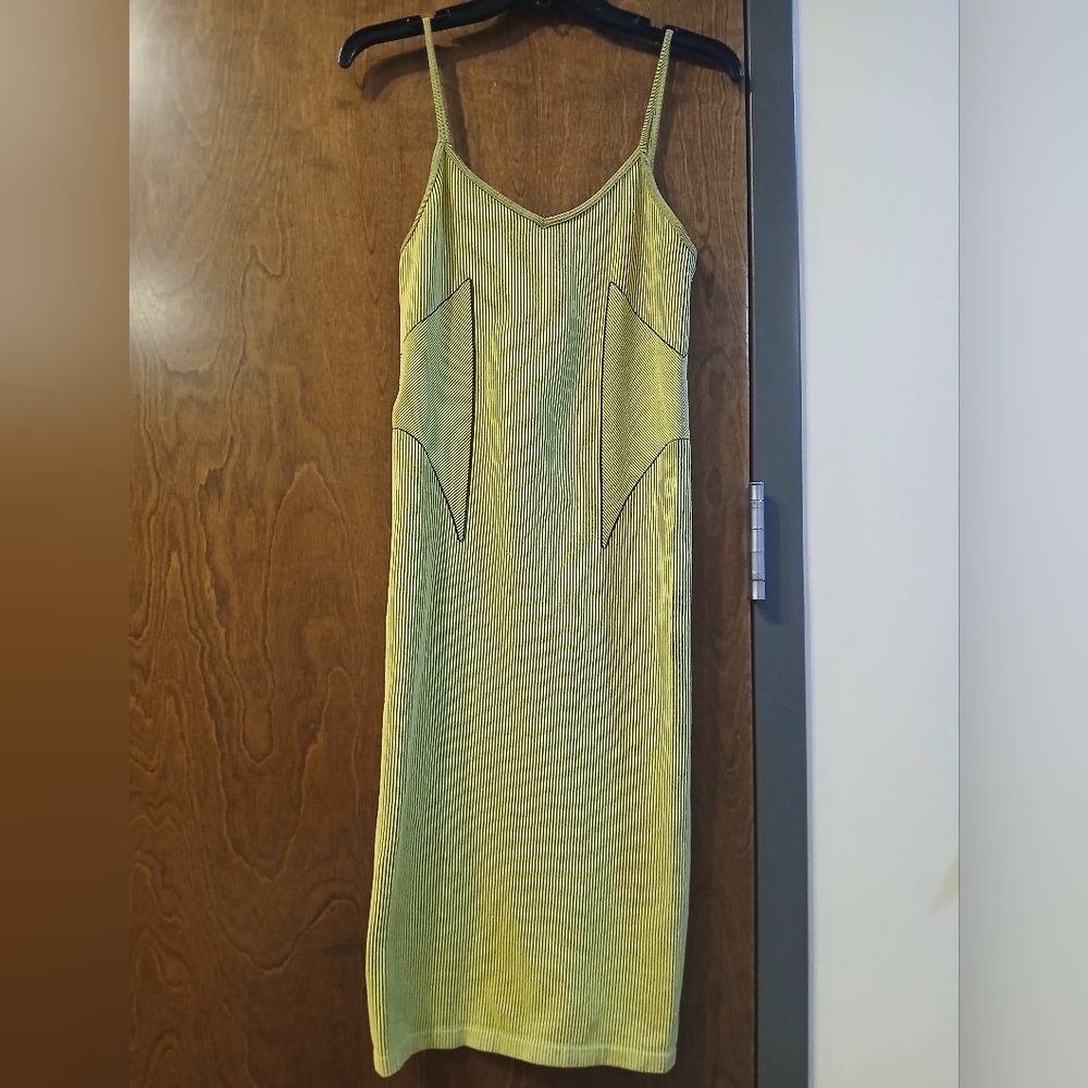 NWOT/ ZARA ribbed bodycon midi dress